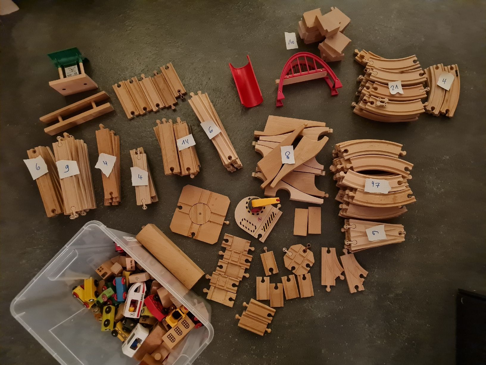 Brio Spielzeuge: Grosses Brio/Ikea Holz Zug/Eisenbahnset – Gebraucht aus Turgi von vivizz