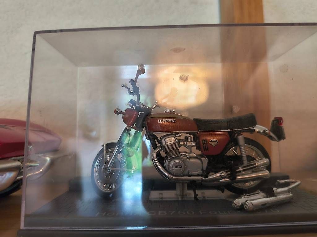 Kit di modellismo & Modellini statici: Honda 750 four – Usato da Saubraz venduto da Jogo68 1