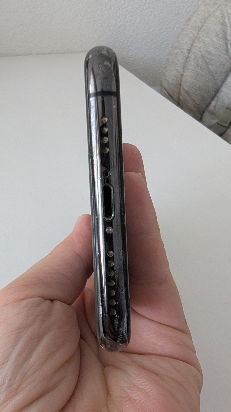 Apple Portables: Iphone 11 Pro Max Icloud gesperrt  – Défectueux à Steinmaur par Ottelo 2