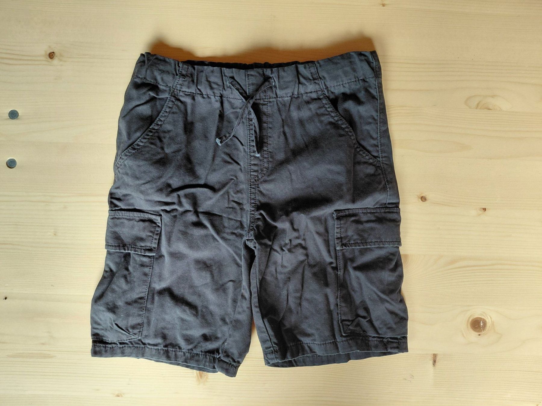 Pantaloni: Cargoshorts schwarz Gr. 146 – Usato da Turgi venduto da aprilhexxe