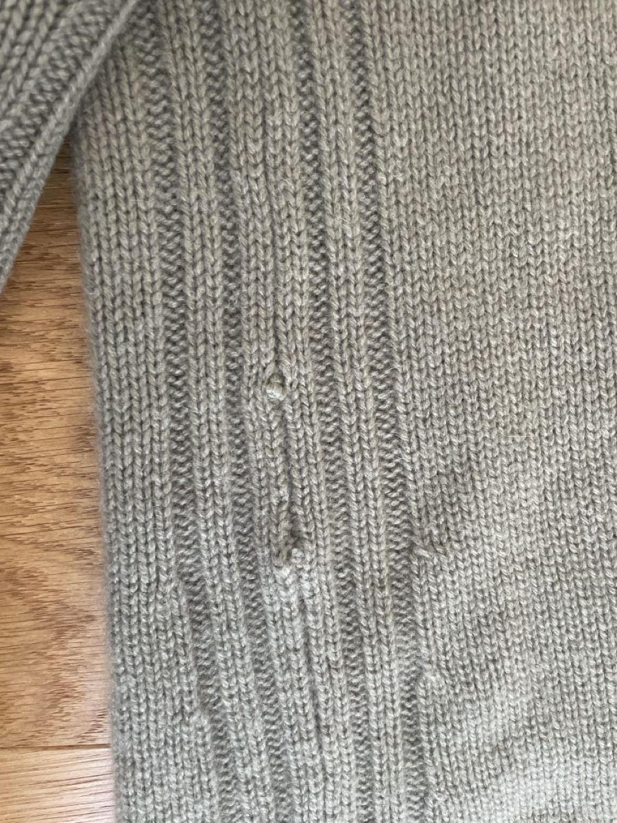 Maglioni & Felpe: Cashmere Cardigan olive – Usato da Zürich venduto da M500ZH 2