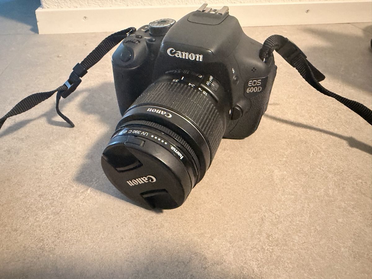 Canon Kamera: Canon 600d Spiegelreflexkamera mit 2 Objekten – Gebraucht aus Hägglingen von saragrey 1