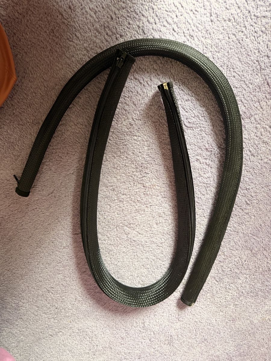 Cavi: 2x cable Protector - Dog/ Baby Protektor Black - Brand New! – Nuovo (secondo la descrizione) da Männedorf venduto da iza04 1