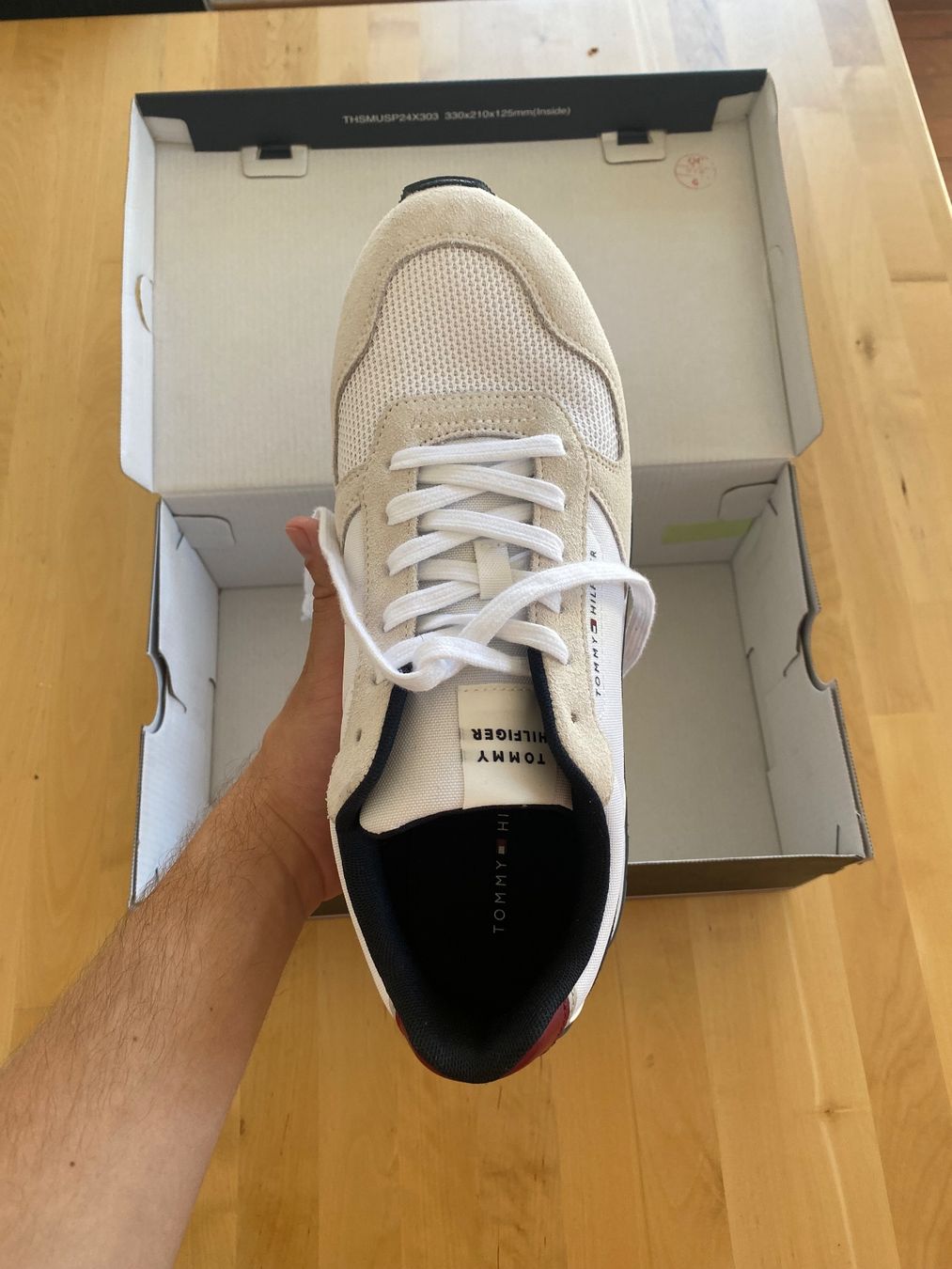 Tommy Hilfiger Scarpe da uomo: Sneakers Tommy Hilfiger new 43 – Nuovo (secondo la descrizione) da Bern venduto da vidyszabi 1