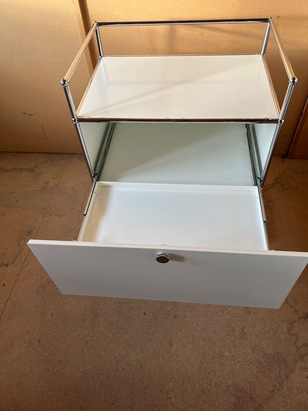 USM Scaffali: Usm Haller Highboard (cafe ,drucker tisch) – Usato da Nidau venduto da Eisblume 2