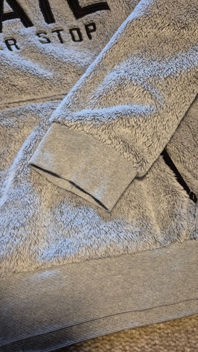Maglioni & Felpe: flauschiger Langarm Kapuzenpullover, Grösse 158/164 – Usato da Winterthur venduto da cbe_5ph7 3