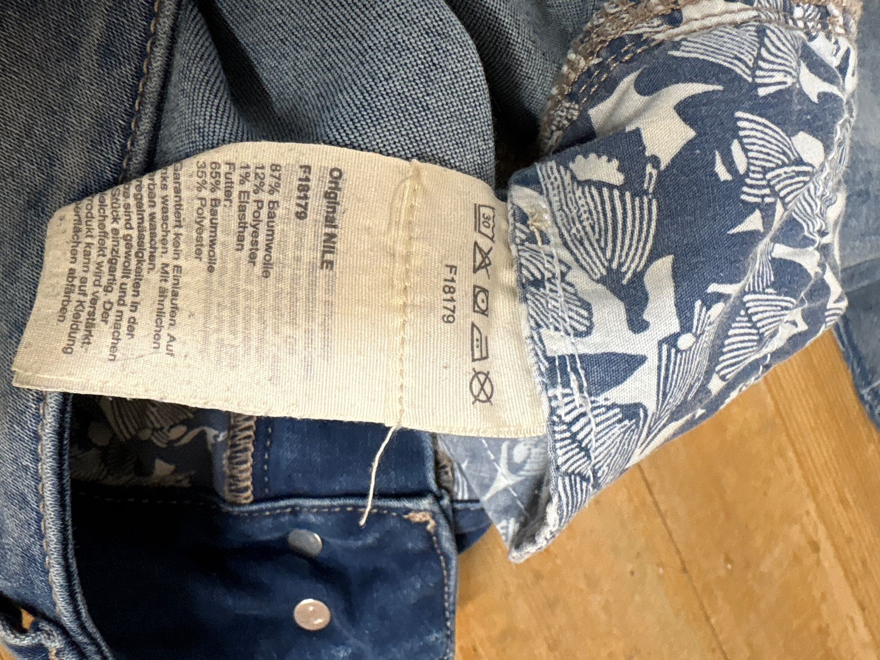 Nile Jeans: Lässig Nile Jeans XS – Neu (gemäss Beschreibung) aus Maienfeld von 8796 5