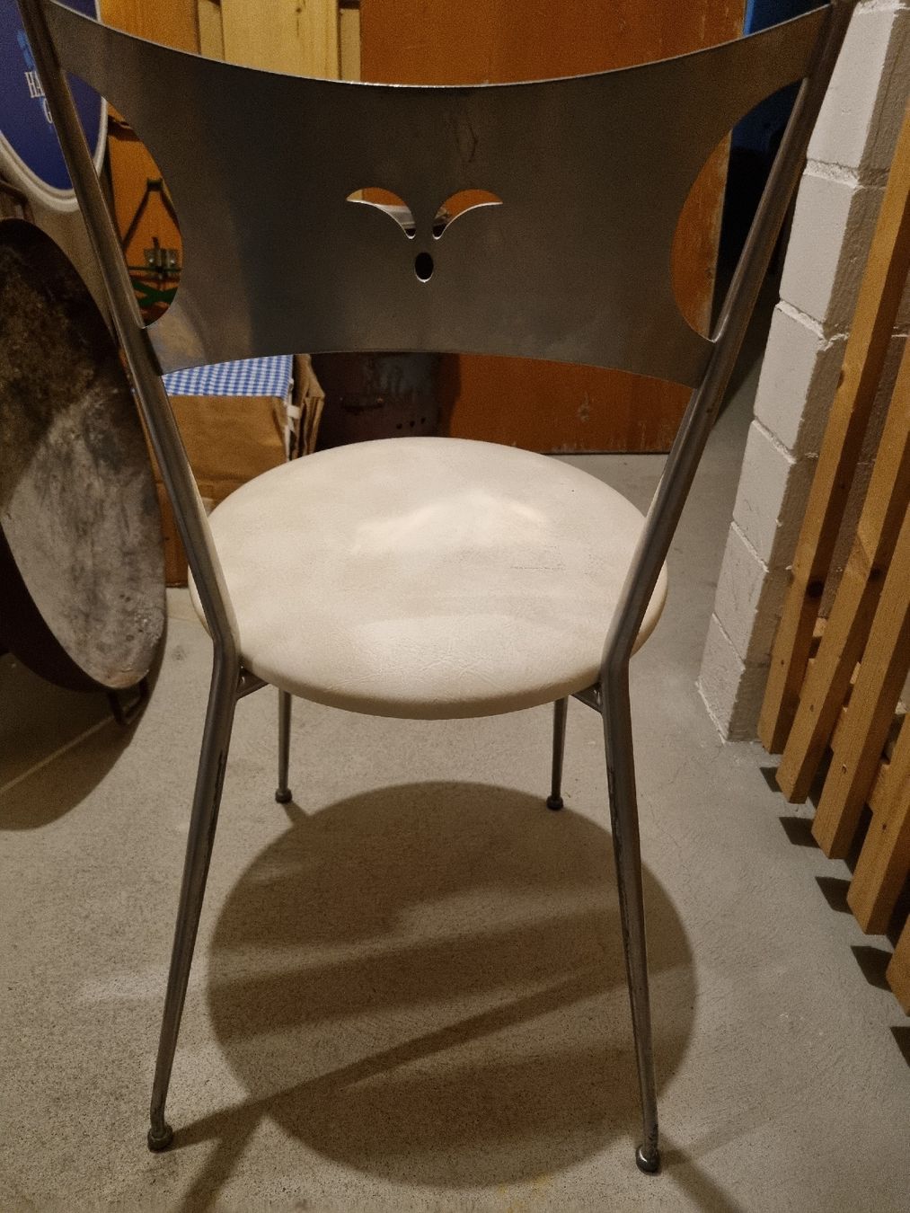 Stühle: 6 Stühle Stapelstühle Metall guter Zustand für Innenraum – Gebraucht aus Winterthur von sumi08 2