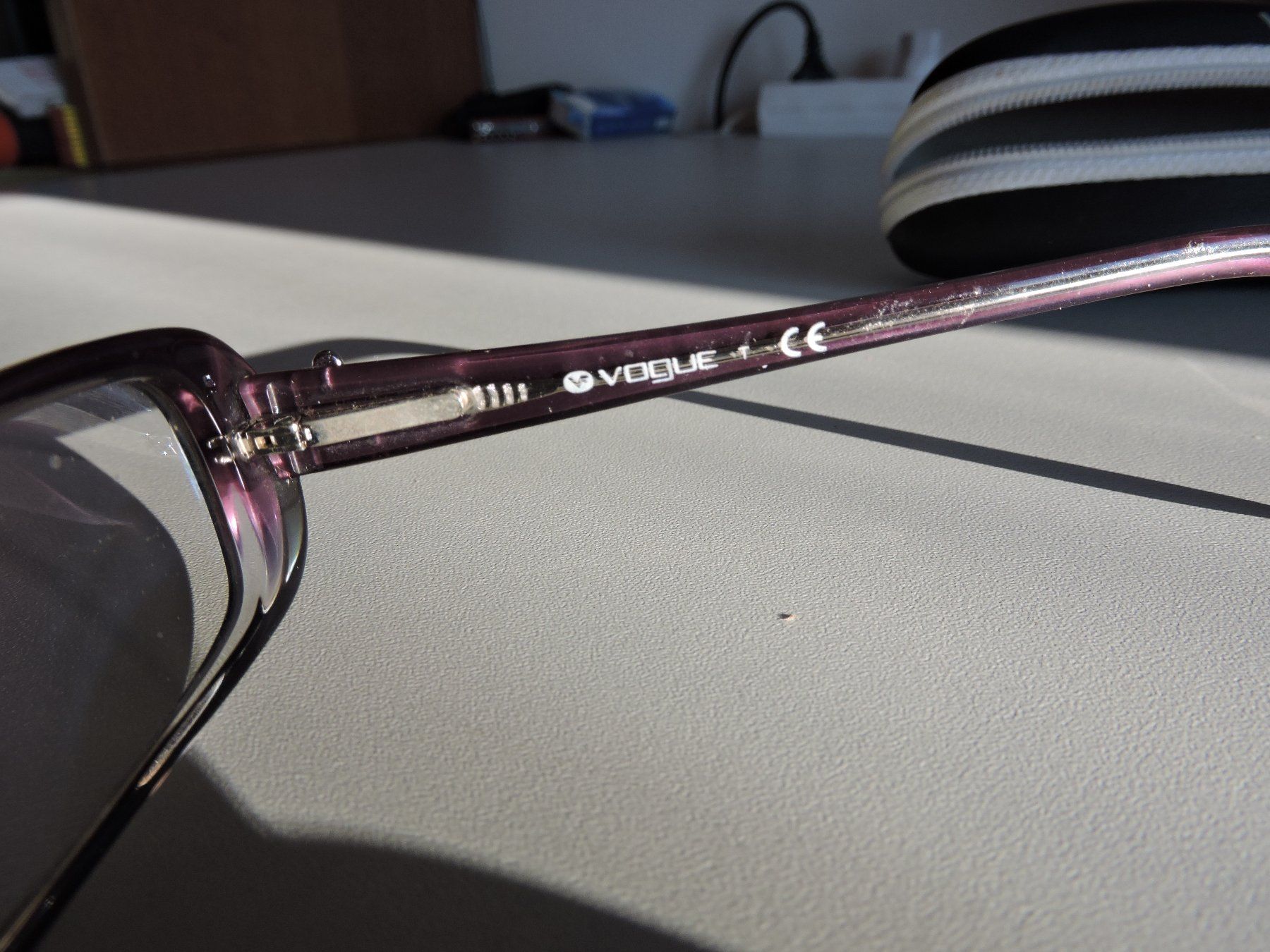 Vogue Occhiali & Lenti: Vogue Lesebrille mit Etui – Usato da Hauptwil venduto da Borusse01 2