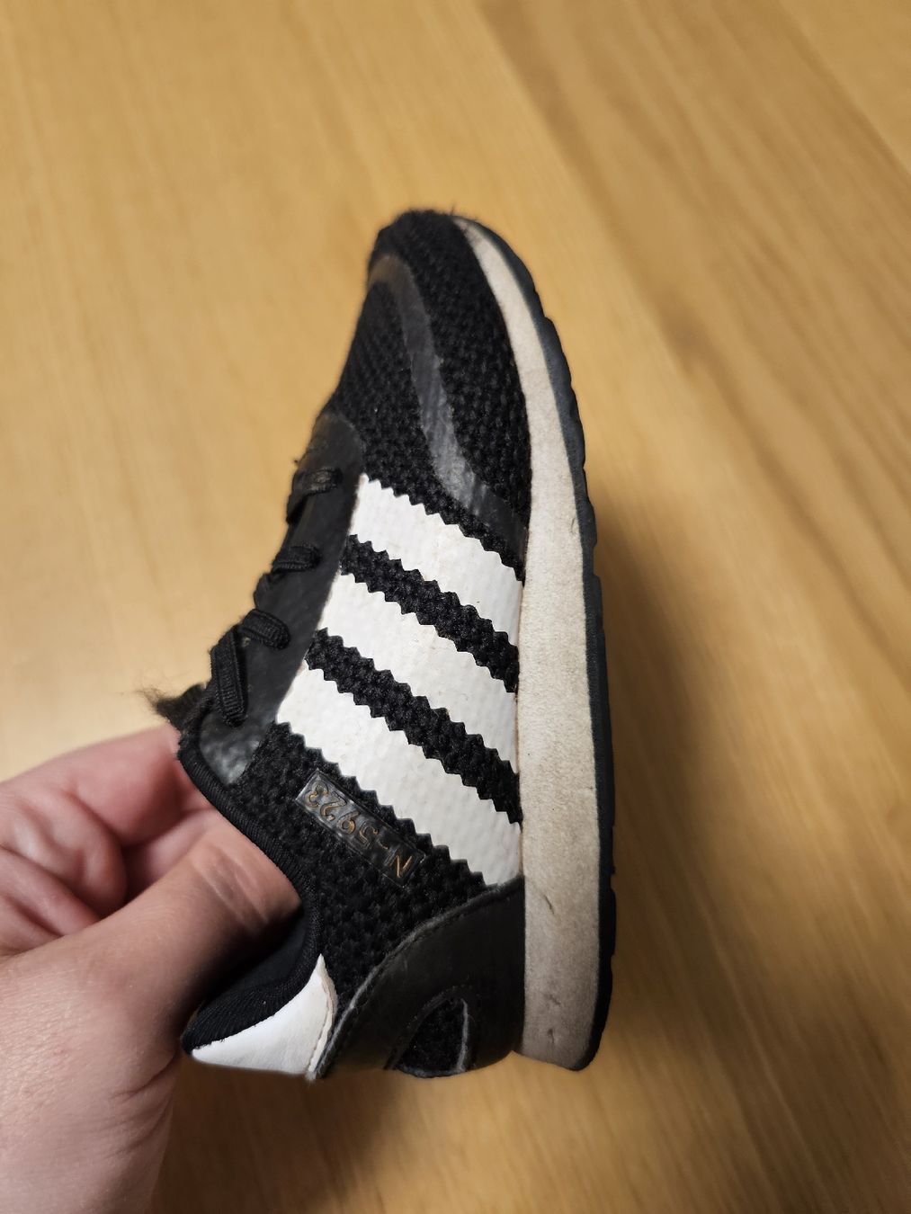 Adidas Chaussures hommes: Adidas Schuhe – D'occasion à Schwyz par Francesca54 2
