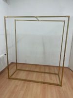 Goldfarbener Kleiderständer aus Metall – leicht & stabil