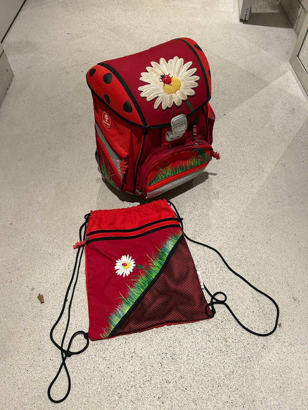 Step by Step Sacs & sacs à dos: Schulrucksack inkl. Turnsack  "Marienkäfer mit Margerite" – D'occasion à Zürich par cfbs7270
