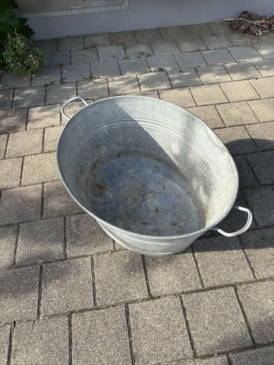 Autres décorations pour le jardin: Vecchia vasca in zinco ovale con maniglie  – D'occasion à Schwyz par Francesca54 1