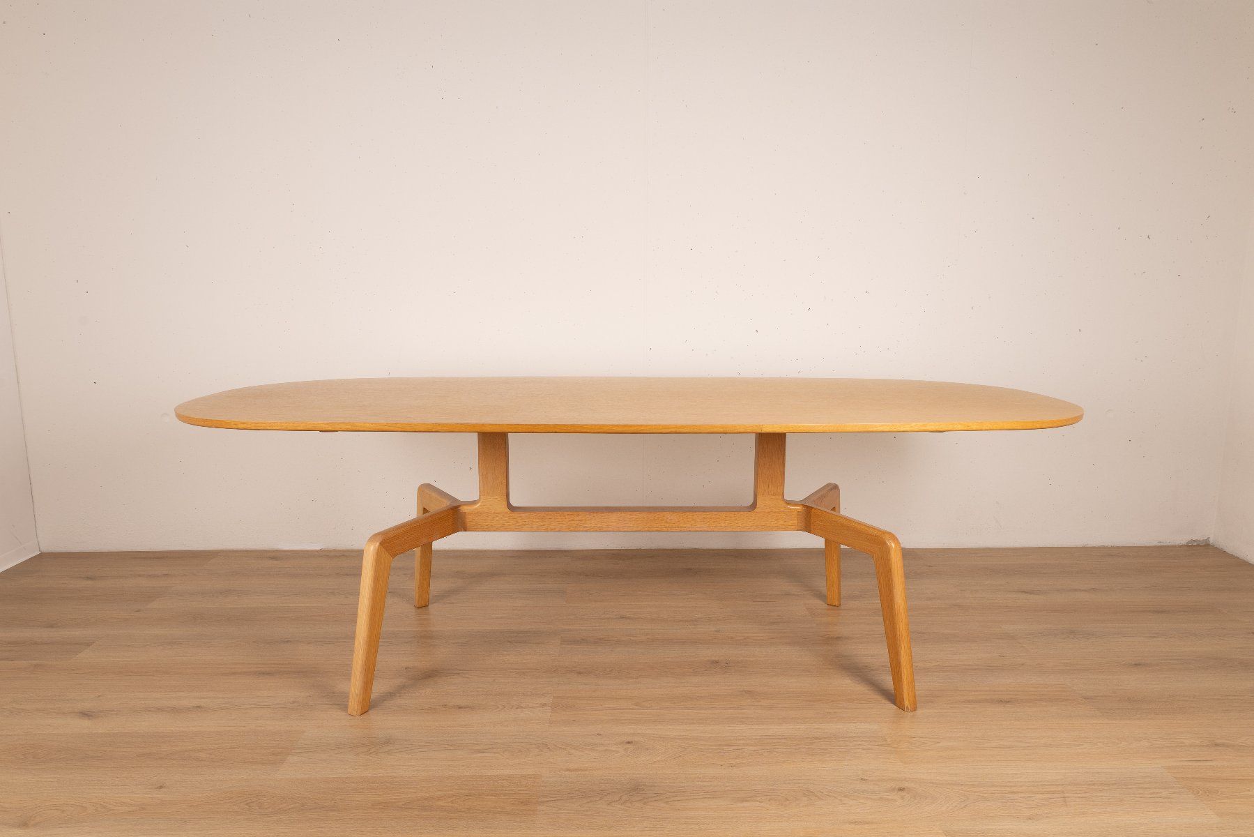 Alias Tavoli: Alfredo Häberli Alias Stabiles Oval Designeresstisch 690 – Usato da Winterthur venduto da Restored