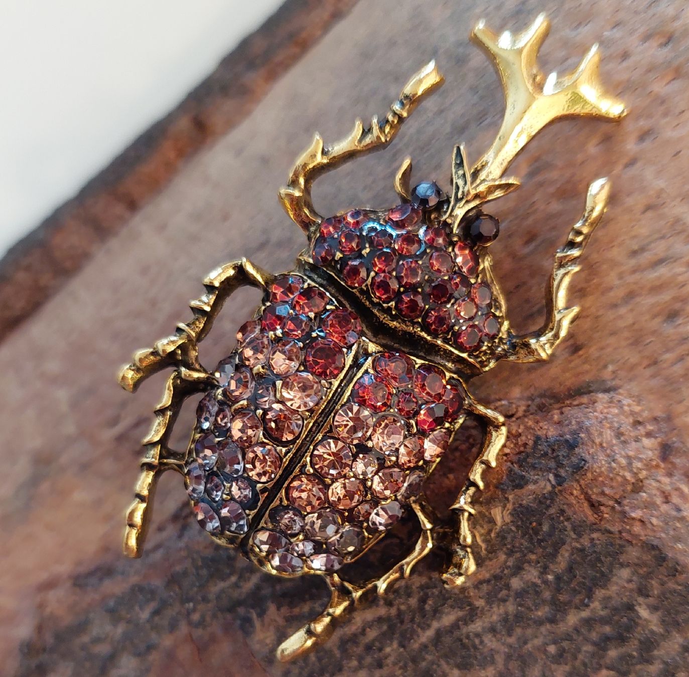 Broches & Aiguilles: Broschen Käfer Strass Steine Goldfarben – Neuf (Voir description) à Oberwil BL par Hunajakakku 1