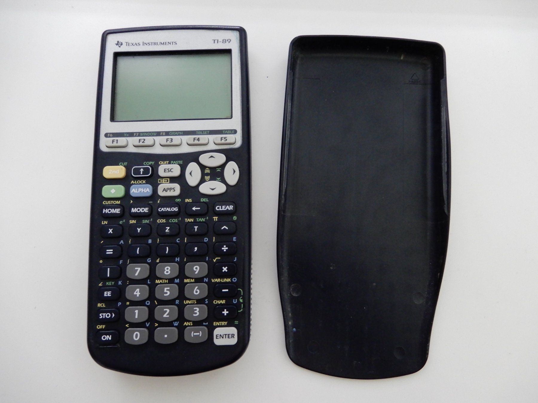 Texas Instruments Calculatrices: Texas Instruments TI-89 Taschenrechner – D'occasion à Effretikon par holiday88