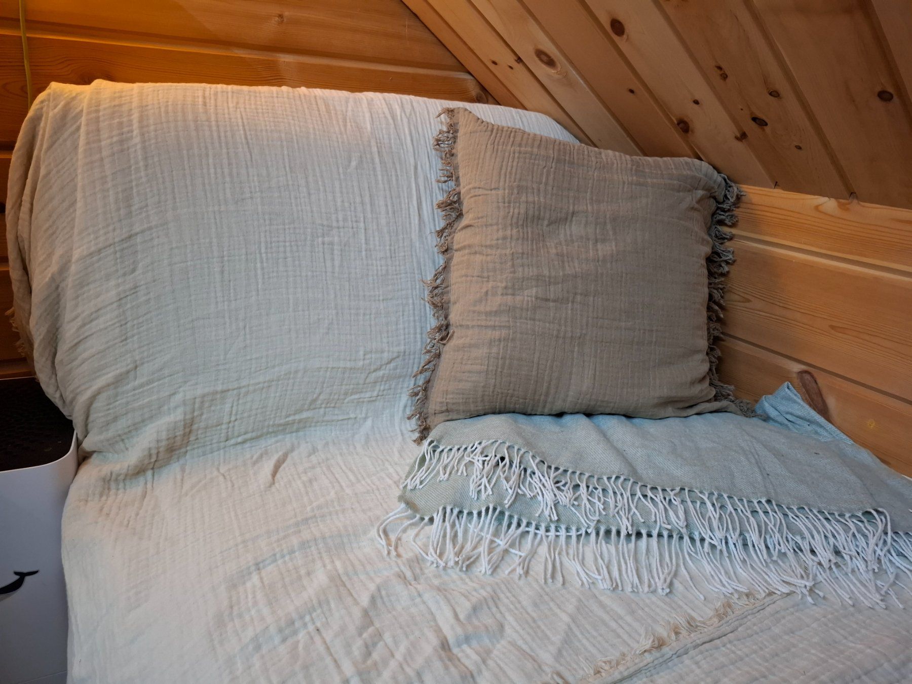 Ikea Divani: Gemütliches Sofa, Ecksofa, Lila mit Hocker und Stauraum – Usato da Niederstocken venduto da Cocos_nut