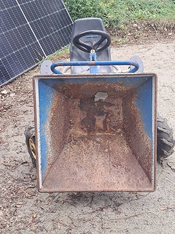 Veicoli per bambini: Kinderbaumaschine / Go-Kart/ Kipper  – Usato da Trimbach venduto da Timewarp 1