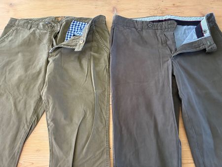 2 Herren Hosen Khaki/Braun Grösse 50 sehr guter Zustand