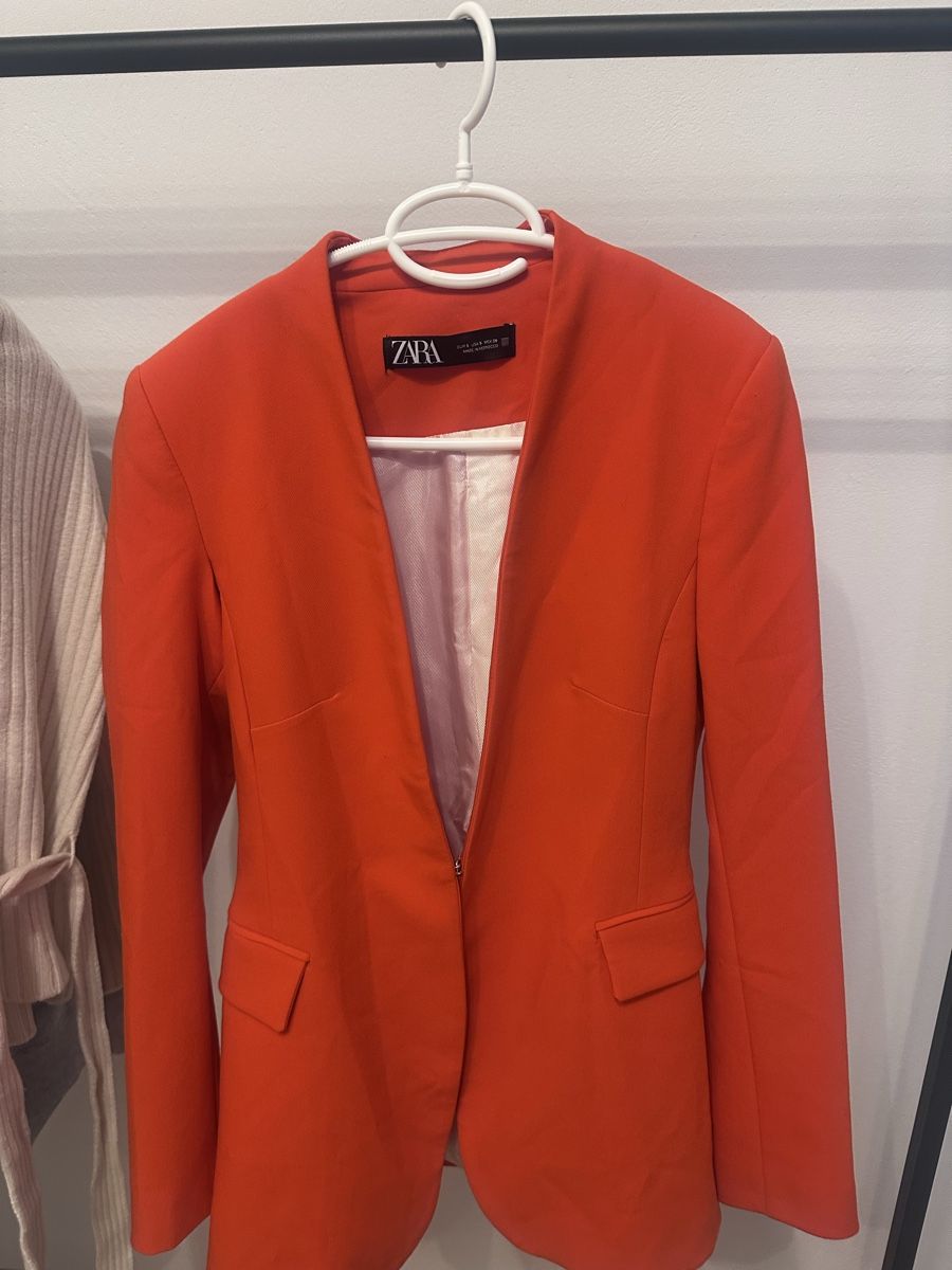 Zara Giacche: Zara Blazer Red Size S Structured Fit – Nuovo (secondo la descrizione) da Rüschlikon venduto da juz_2t2j 1
