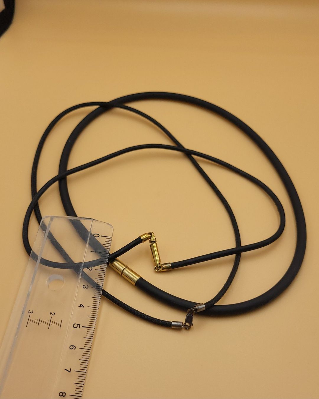 Ketten: 3 Schwarze Collier mit Silber verschluss – Gebraucht aus Wald ZH von SwissPawnshop 3
