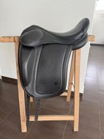 Sattel Eques Black 17“