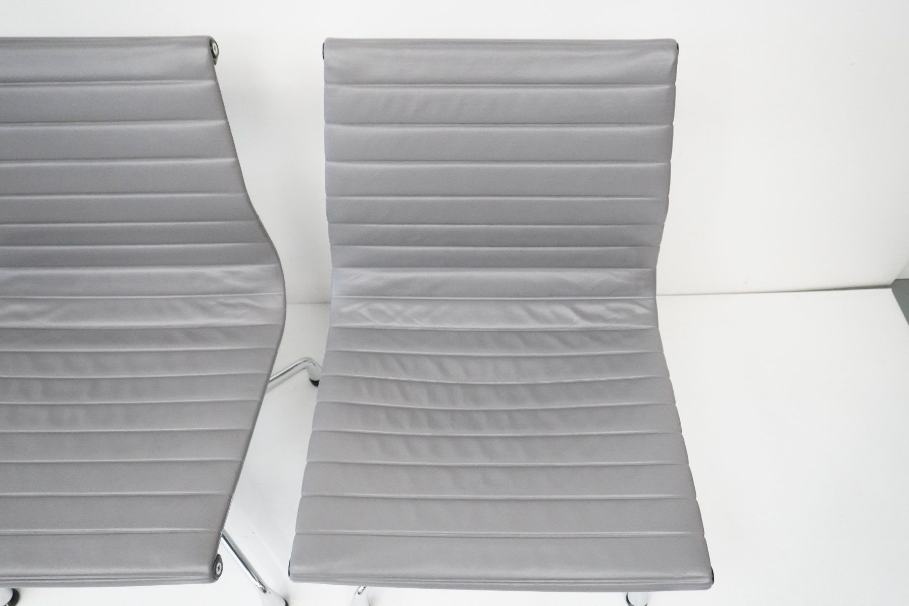 Vitra Sedie: Original Vitra Eames Alu Chair EA106 Leder Designklassiker – Usato da Bad Zurzach venduto da QLASSIQ 8