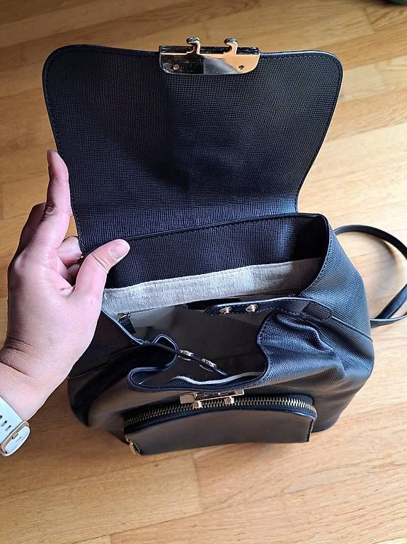 Zaini: Rucksack Mango schwarz mit goldiger Schnalle – Usato da Winterthur venduto da ste_jhr6 3