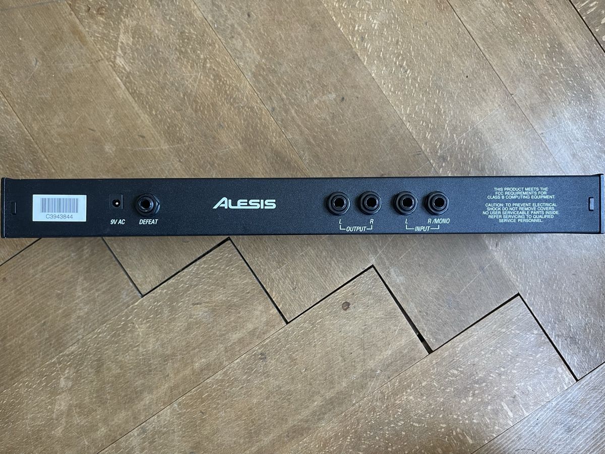 Alesis Strumenti musicali: Alesis Microverb III Hall- und Delay-Effektgerät -Top! – Usato da Zürich venduto da Komarik 3