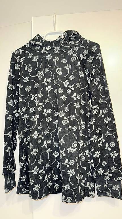 Pullover & Sweatshirts: Hoodie Fleece – Gebraucht aus Möhlin von Fusel7