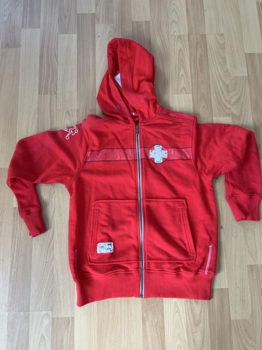 Giacche & Cappotti: Rot Kapuzenpullover Puma mit Schweizer Kreuz & Logo, Grösse  – Nuovo e nell'imballaggio originale da Wettingen venduto da Kawasaki987