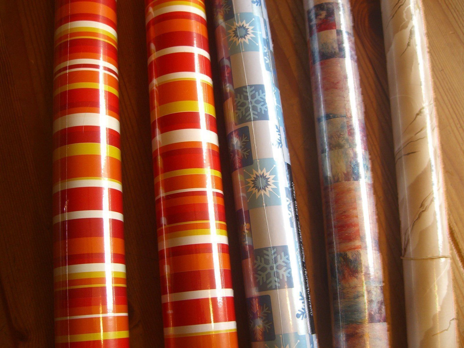 Carta: 5 Rollen Geschenk-, Schrank Papier – Nuovo e nell'imballaggio originale da Winterthur venduto da Gaia 1