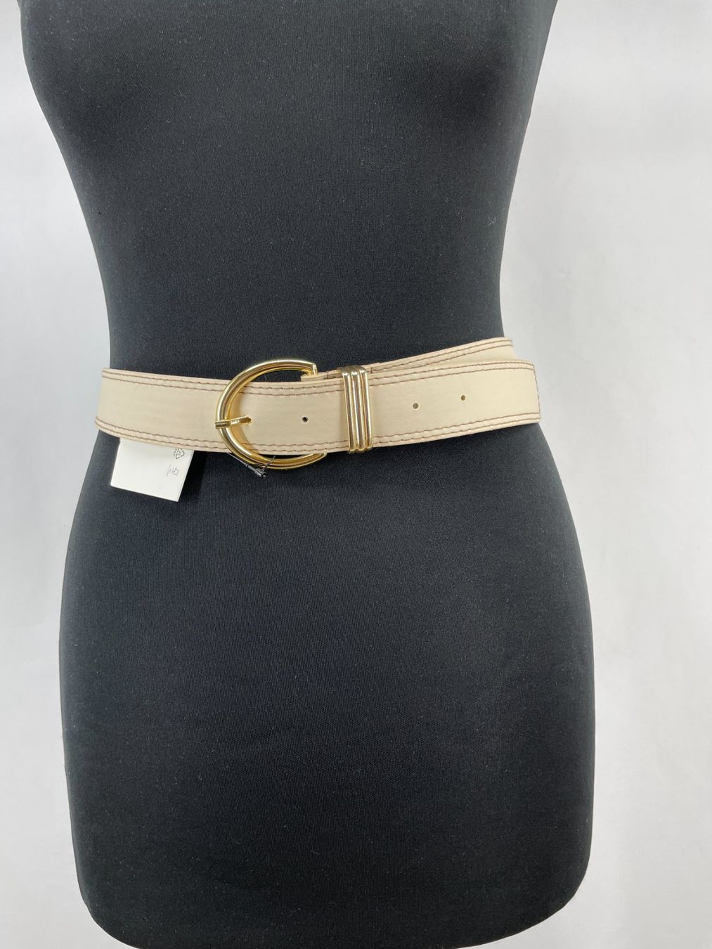 Cinture: Ceinture beige boucle dorée – Usato da Lausanne venduto da PlusValue_Lausanne 3