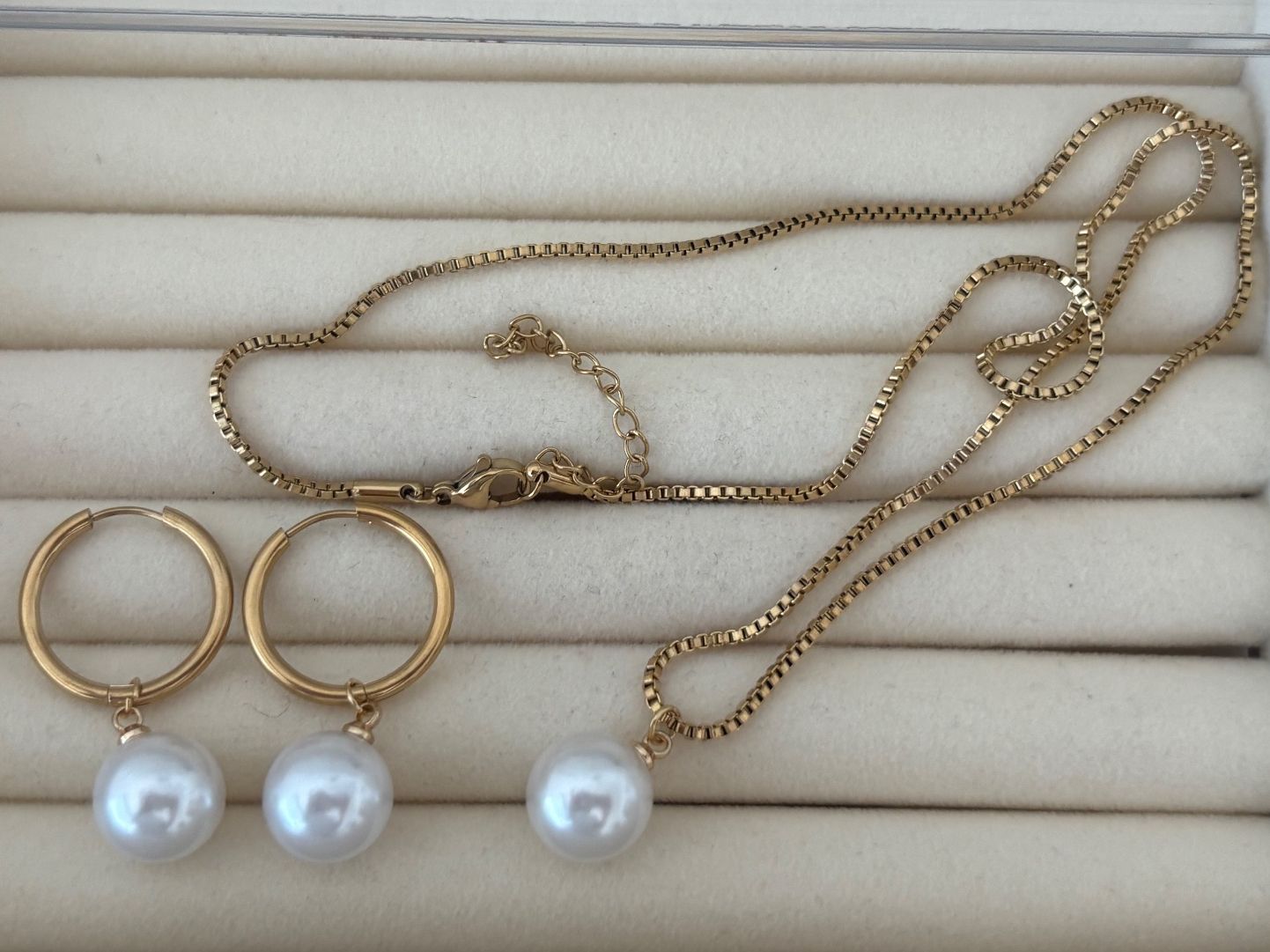 Ketten: Luxus Edelsthal Kette/Orstecker Farbe :Gold Kunstperlen – Neu (gemäss Beschreibung) aus Biel-Bienne von Roserosse13