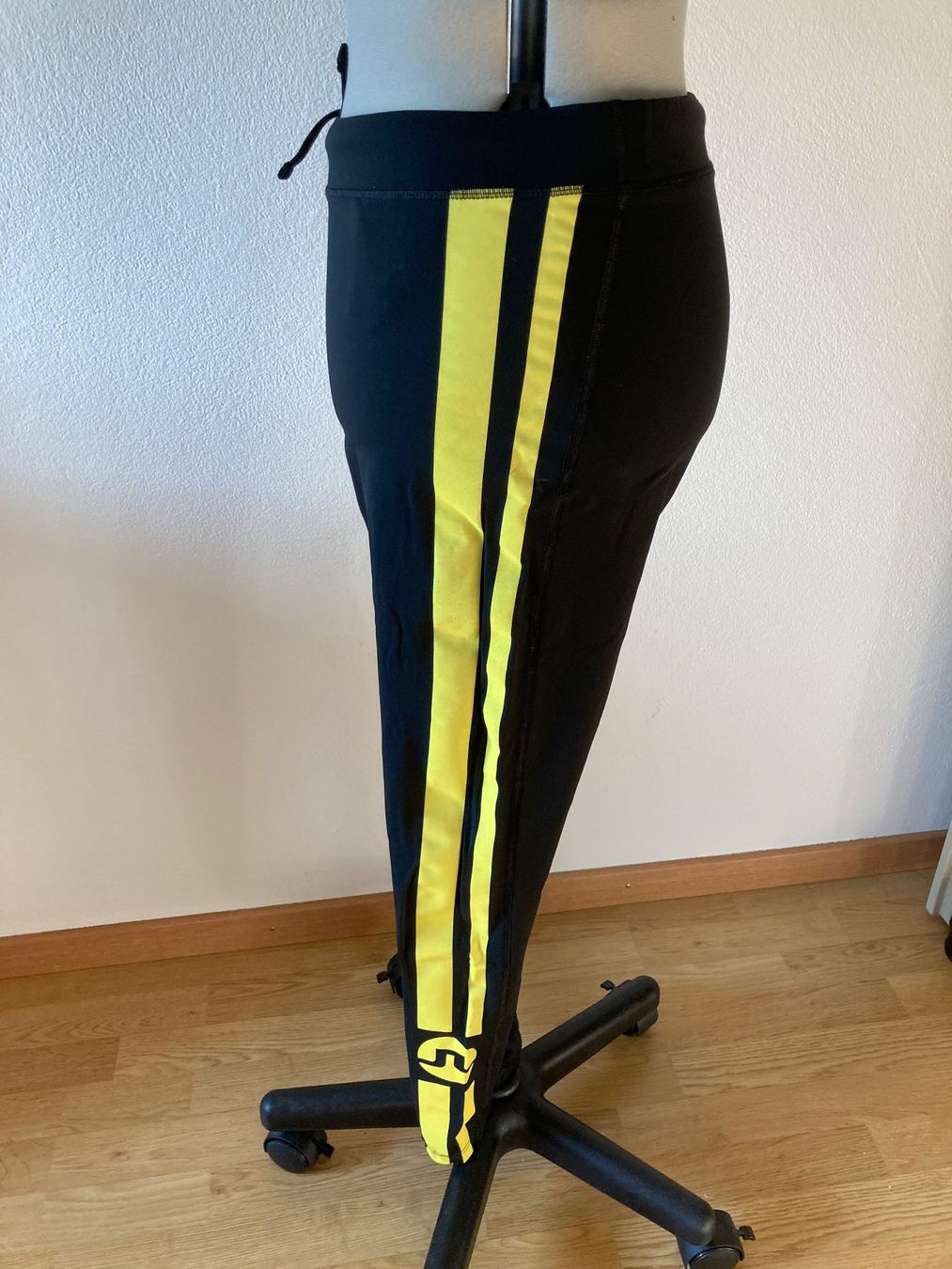 Leggings: Sport-Leggins, Gr. M – D'occasion à Samedan par chickenrun01 4