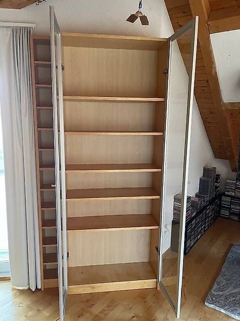 Vetrine: Glasvitrine (Holz und Metall) – Usato da Möhlin venduto da Nadine_75 1