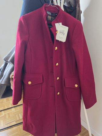 Zara MANTECO Wollmantel in Bordeaux – Grösse S, neu mit Etik