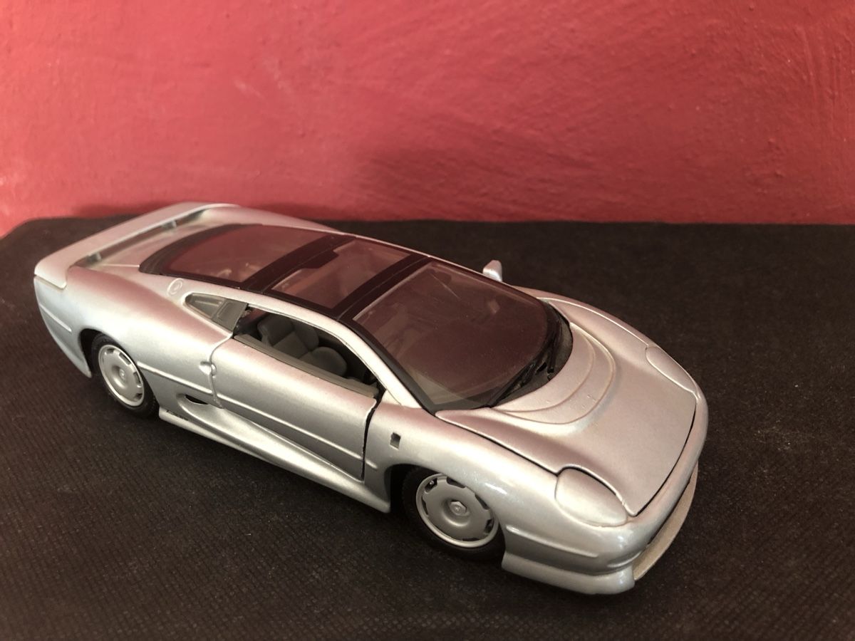 Jaguar Modellautos: Jaguar XJ220 (Modellauto) – Gebraucht aus Regensdorf von Omega1300