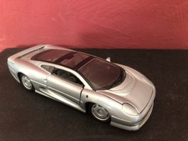 Jaguar XJ220 (Modellauto)