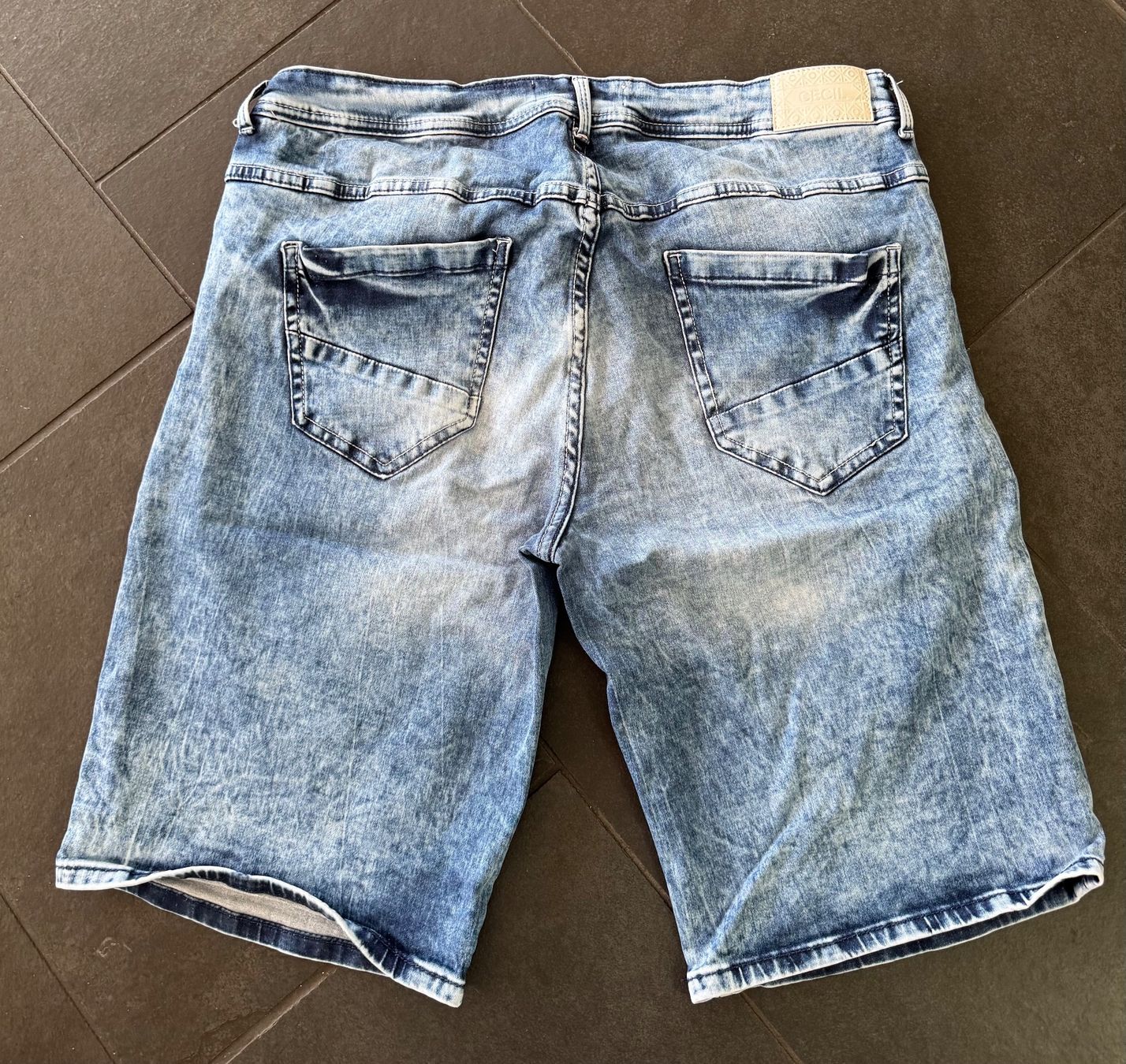 Cecil Jeans: Cecil Jeans-Shorts W34 – Gebraucht aus Balsthal von flu33 1