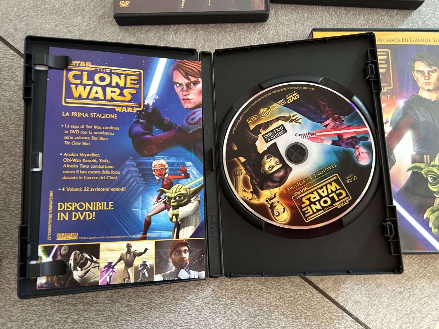 Tutti i DVDs: Clone WARS 4 DVD - 1 Stagione – Nuovo (secondo la descrizione) da Arbedo venduto da nadia1973 4
