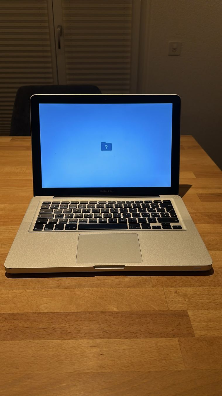 Apple Notebook: Mac Book Pro 13 inklusive Magic Mouse & Netzteil – Usato da Fruthwilen venduto da Mostro-Medusa 3