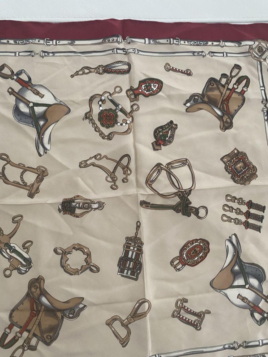 Codello Foulards, Tücher & Schals: Codello Seiden Foulard 🌸 – Gebraucht aus Opfikon von Luis144 3