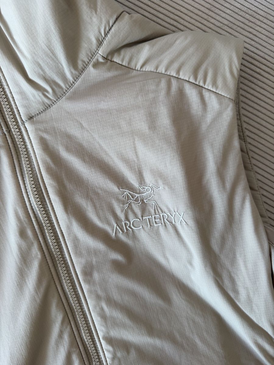 Arcteryx Gilets: Arc'teryx Atom Veste Damen XS – Neuf (Voir description) à Zürich par jennifer.boss 1