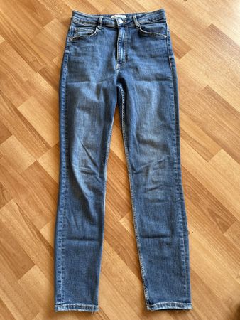 Zara Damen Jeans Gr. 38 einf. Bundweite 33 cm