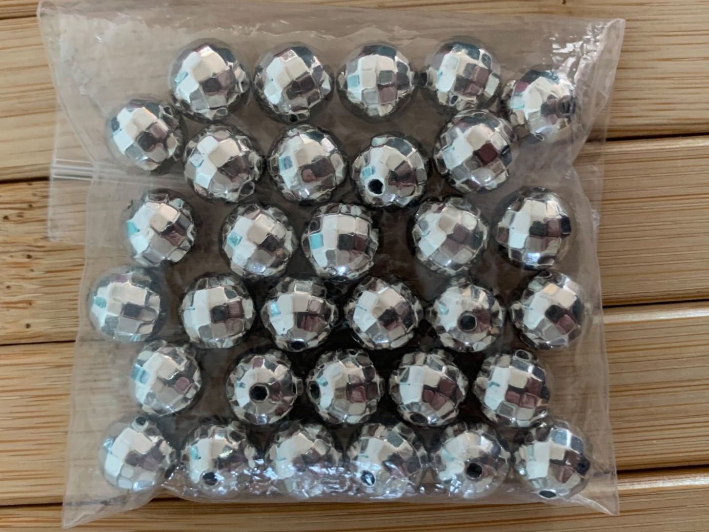 Perlen (unechte): Perlen / Bastelperlen Discokugel Silberfarben 10mm – Neu und originalverpackt aus Geneve von vane267
