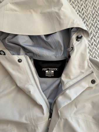 Arc‘teryx Gore-Tex Regenmantel M