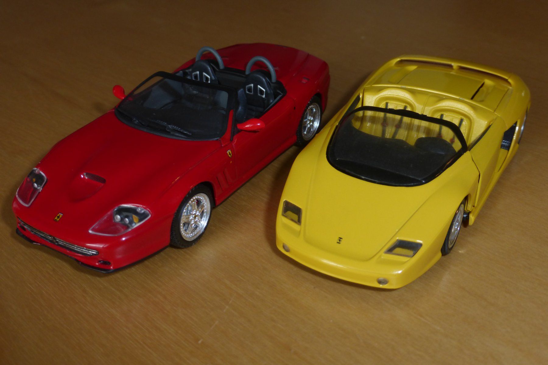 Modellini d'auto: 2x Ferrari 1:43 – Usato da Gempen venduto da Smokie72