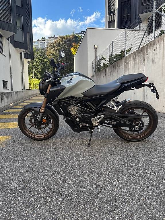 Honda Strasse: Cb125r – Gebraucht aus Sion von sim_b2cb 2