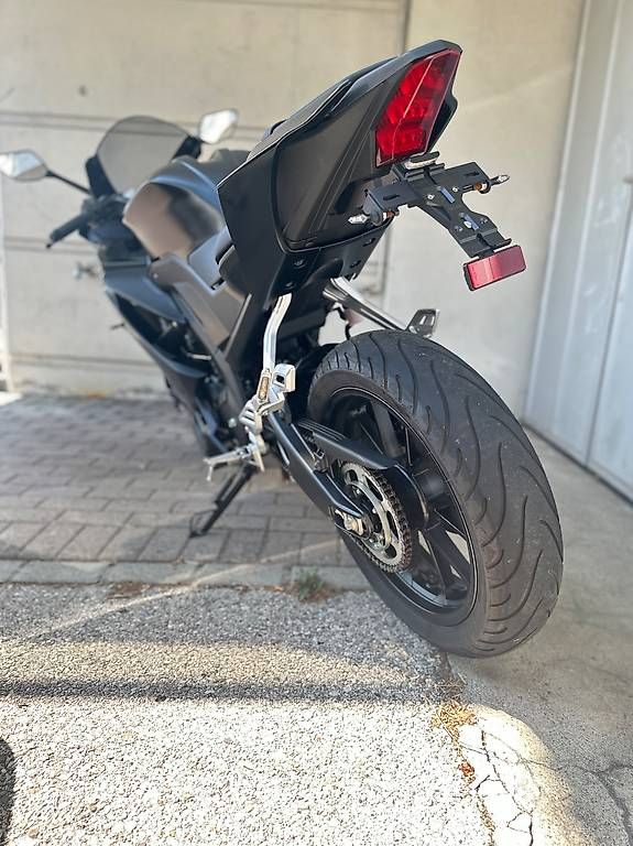 Route: Yamaha R125 - État excellent - full black  – D'occasion à Le Mont-sur-Lausanne par Effeffe 1